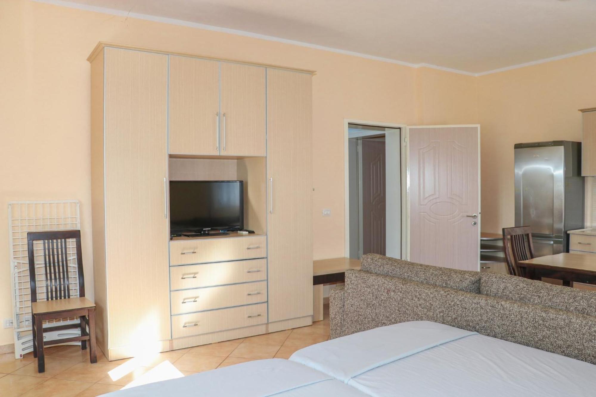 שקודר Hotel As Baks-Rrjoll מראה חיצוני תמונה