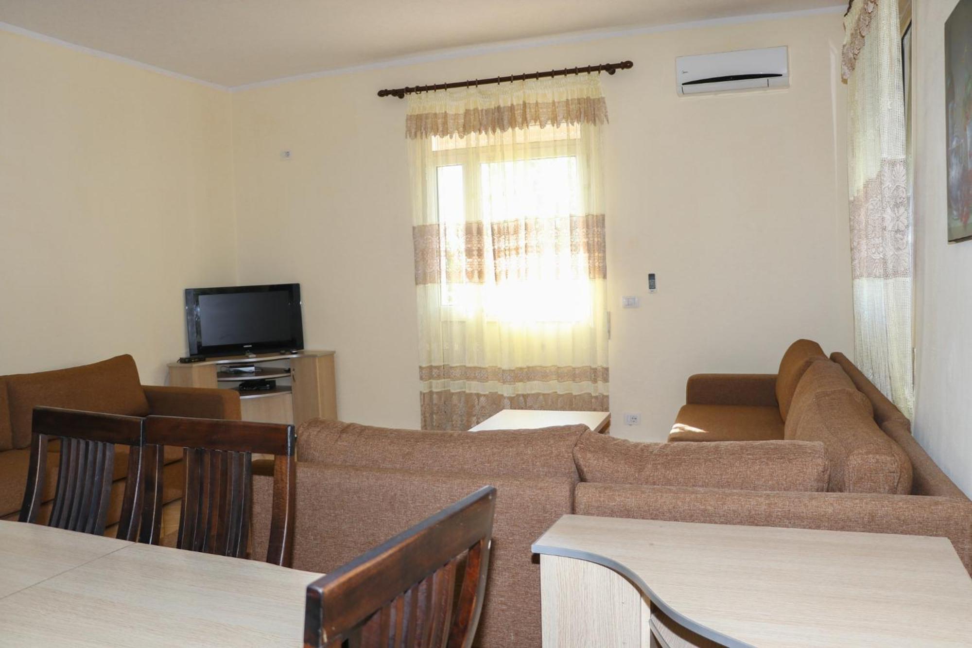 שקודר Hotel As Baks-Rrjoll מראה חיצוני תמונה